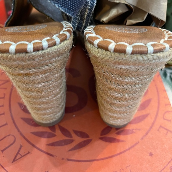 Denim Shoes Size 7 1/2 New in Box - Picture 4 of 5